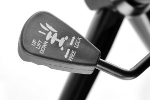 Obrazek Fotel obrotowy Miset orzech/czarny