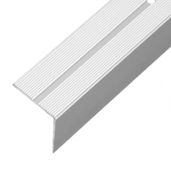 Obrazek Listwa schodowa z ryflem LSSR 42X22 1,0m srebrny