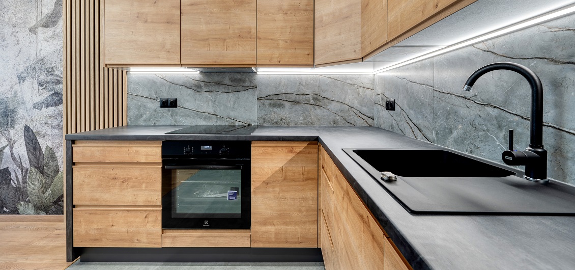 Jaki kolor ścian wybrać do brązowych mebli kuchennych?